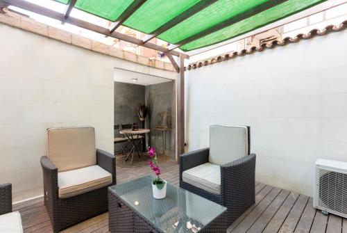 1229 - AWESOME CITY CENTER APARTMENT WITH TERRACE