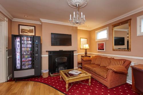Gallery image of Uppercross House Hotel in Dublin