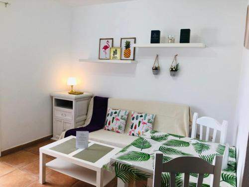 A seating area at Apartamento Céntrico Lobos