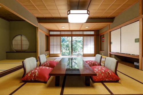 Ruang duduk di Awazuonsen Kitahachi