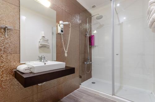 Hotel INN Rossio tesisinde bir banyo