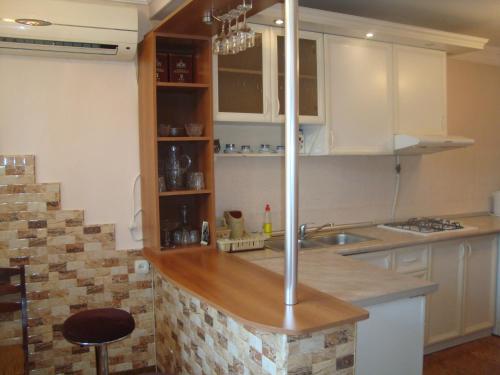 Kuchyň nebo kuchyňský kout v ubytování Apartment Narine