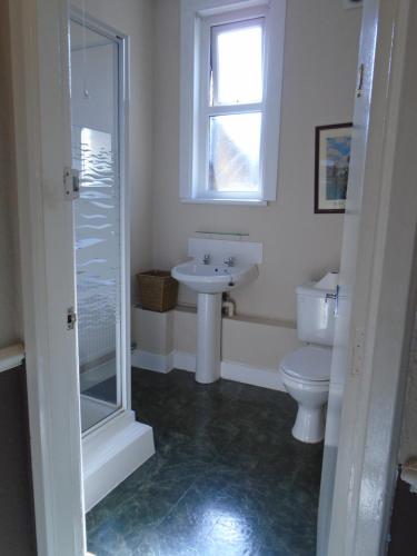 Ein Badezimmer in der Unterkunft The Swan Inn Pub
