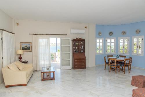 Foto dalla galleria di Seashore Villa a Città di Tinos