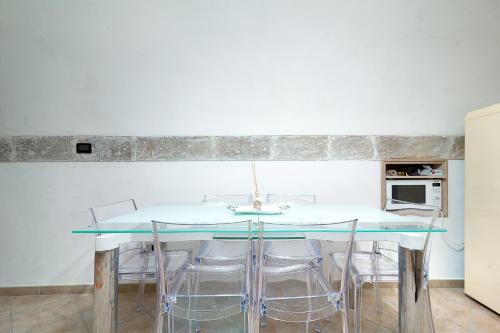 Η κουζίνα ή μικρή κουζίνα στο Casa dei puffi in Salento