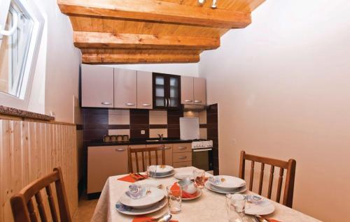 Apartment Nadalina 1072
