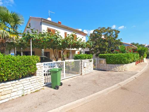 Apartments Miro 1184