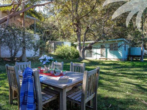 Jardín al aire libre en Pippis a Classic Beach House