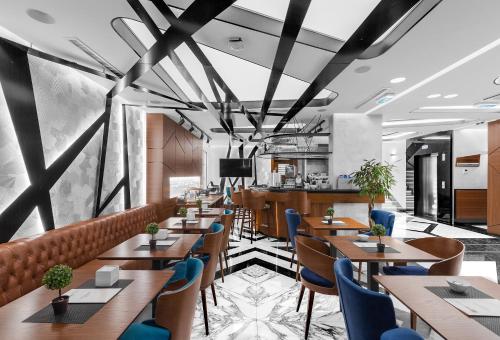 Χώρος καθιστικού στο Sky Hotel