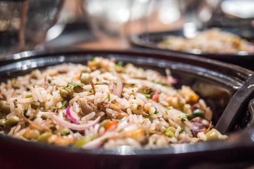 Makanan di atau berdekatan inn ini