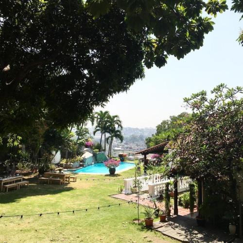 Bazén v ubytování Iguanazu Bed & Breakfast nebo v jeho okolí