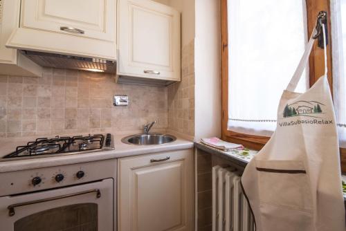 Una cocina o zona de cocina en VillaSubasioRelax