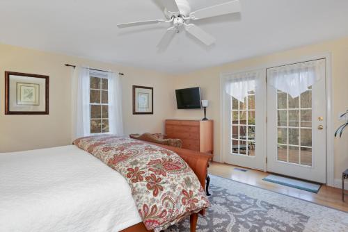 Katil atau katil-katil dalam bilik di Brewster by the Sea Inn