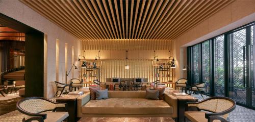 Ein Sitzbereich in der Unterkunft The RuMa Hotel and Residences