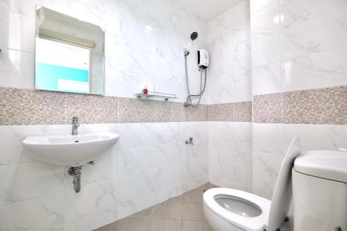 Ένα μπάνιο στο Living at Sphere Family room