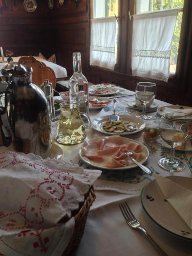 B&Bの敷地内または近くでの食事または食べ物