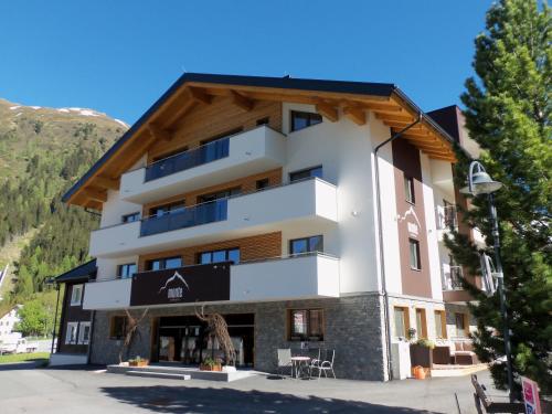 Nespecifikovaný výhled na hory nebo výhled na hory při pohledu z hotelu