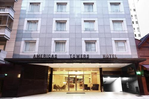 un edificio con las torres americanas hotel en él en Cyan Américas Towers Hotel en Buenos Aires