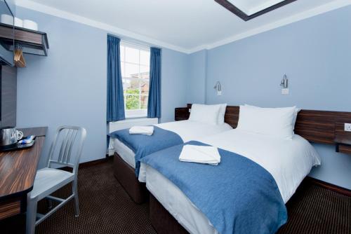 Gallery image of Angus Hotel in London