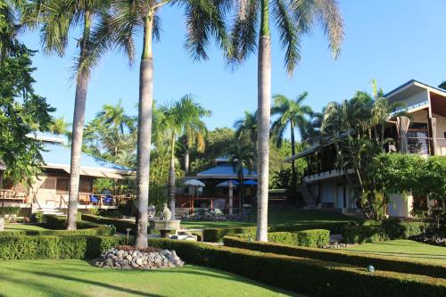 Jardín al aire libre en PRIVATE Ocean Estate Tango Mar Resort Tambor 3 dwellings 15 people