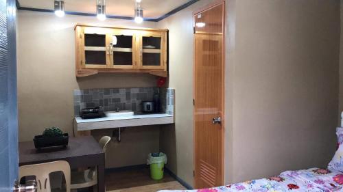 Η κουζίνα ή μικρή κουζίνα στο 25th RESIDENCES- LACSON BACOLOD