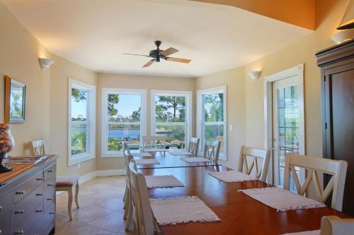 Χώρος καθιστικού στο Cape San Blas Inn