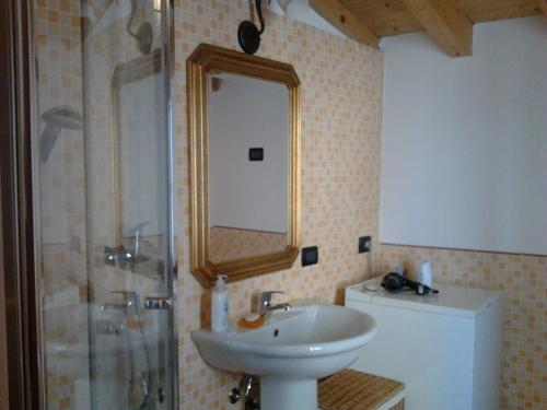 Bilik mandi di Bed & Breakfast Castello