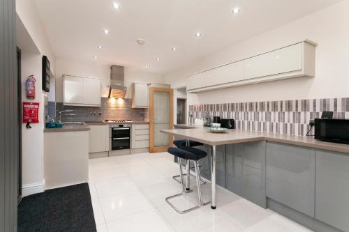 Dapur atau dapur kecil di HIDDEN GEM Luxury house in Leicester