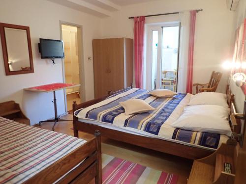 Gallery image of Guest House Tinka in Starigrad