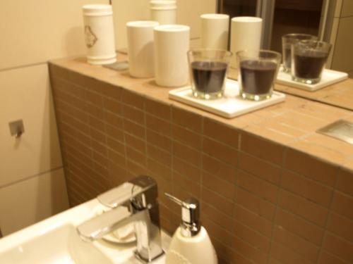 Bilik mandi di Apartament przy parku