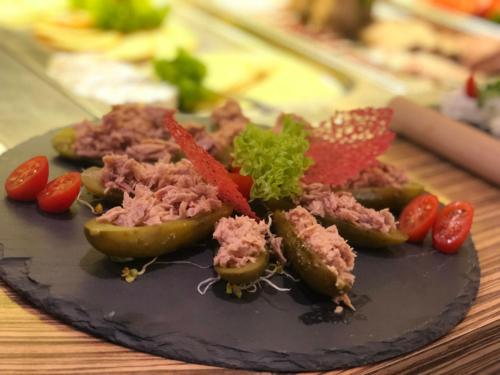 ホテルの敷地内または近くでの食事または食べ物