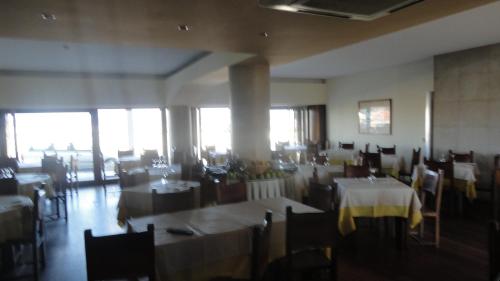 Restaurace v ubytování Hotel O Mirandes