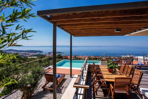 Villa View a luxury villa in Makarska, heated private pool, jacuzzi, gym