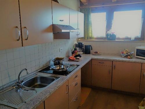 Η κουζίνα ή μικρή κουζίνα στο Hinterwalderhof