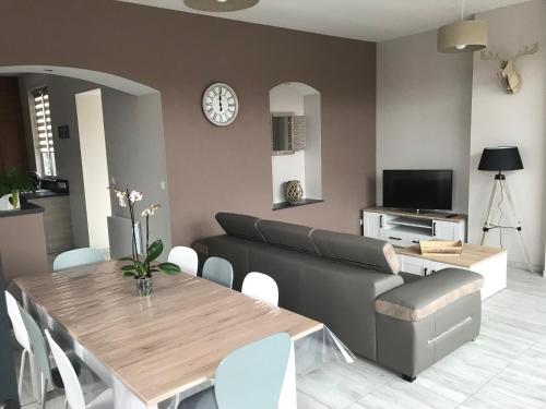 Afbeelding uit fotogalerij van Gite La Baie & Gite La Dune in Pendé