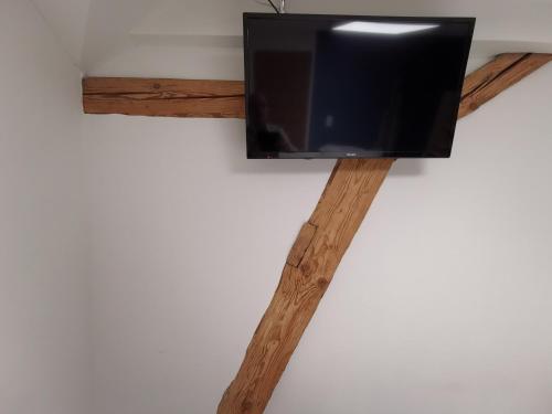 Boutique Hotel BS16 before Bern City Parking gratisにあるテレビまたはエンターテインメントセンター