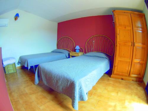 Posteľ alebo postele v izbe v ubytovaní VACAY Villa Lin, aire libre y piscina! en la Costa Brava, L'Escala!