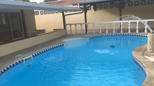Kolam renang di atau dekat dengan Casa Mya