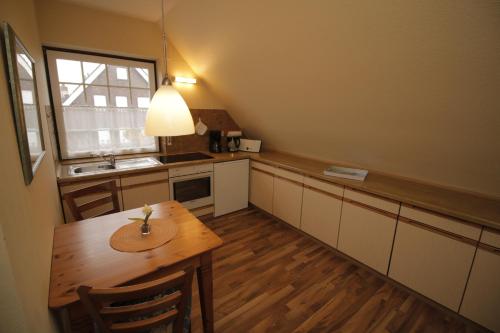 A kitchen or kitchenette at Strandroggen