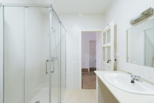 A bathroom at Casa Rural La Higuera Mayor