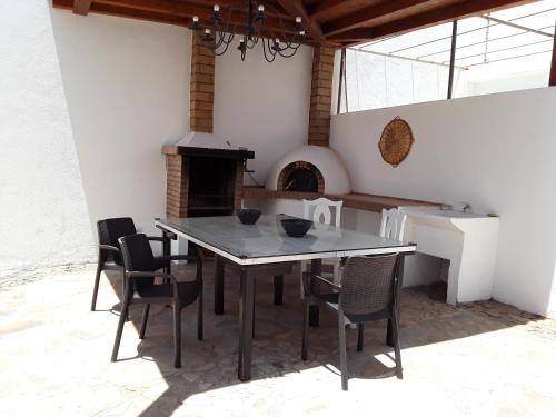 Las Arecas Mansion