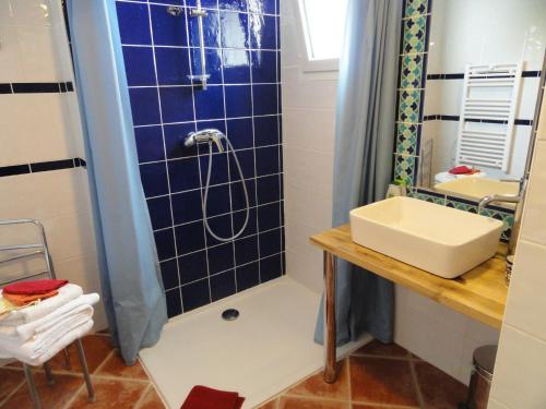 Salle de bains dans l'établissement Au Cadran Solaire