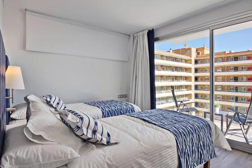 Carihuela Suites