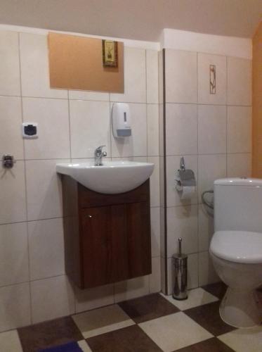 Bilik mandi di Dom Gościnny Gerus