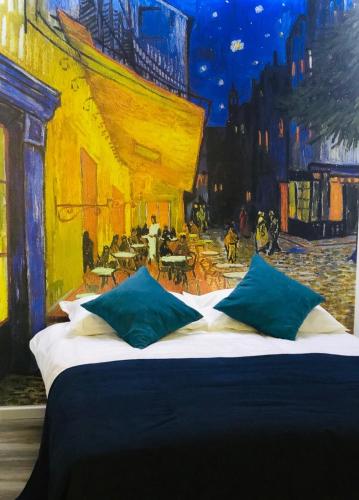 Una cama o camas en una habitación de Moonlight Visoko
