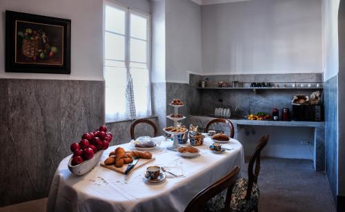 Gallery image of B&B "La Bottega d'Arte" in Carrara