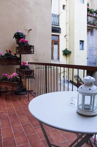 LG House with balcony near Ponte Vecchio