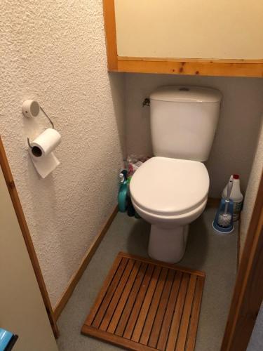 Koupelna v ubytování Le ZEN avec piscine chauffée en extérieur