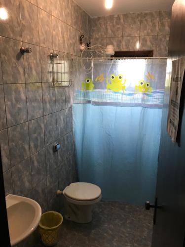 Ett badrum på Chácara Estrela Azul