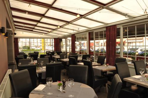 Restaurant o un lloc per menjar a Hotel Moby Dick by WP hotels